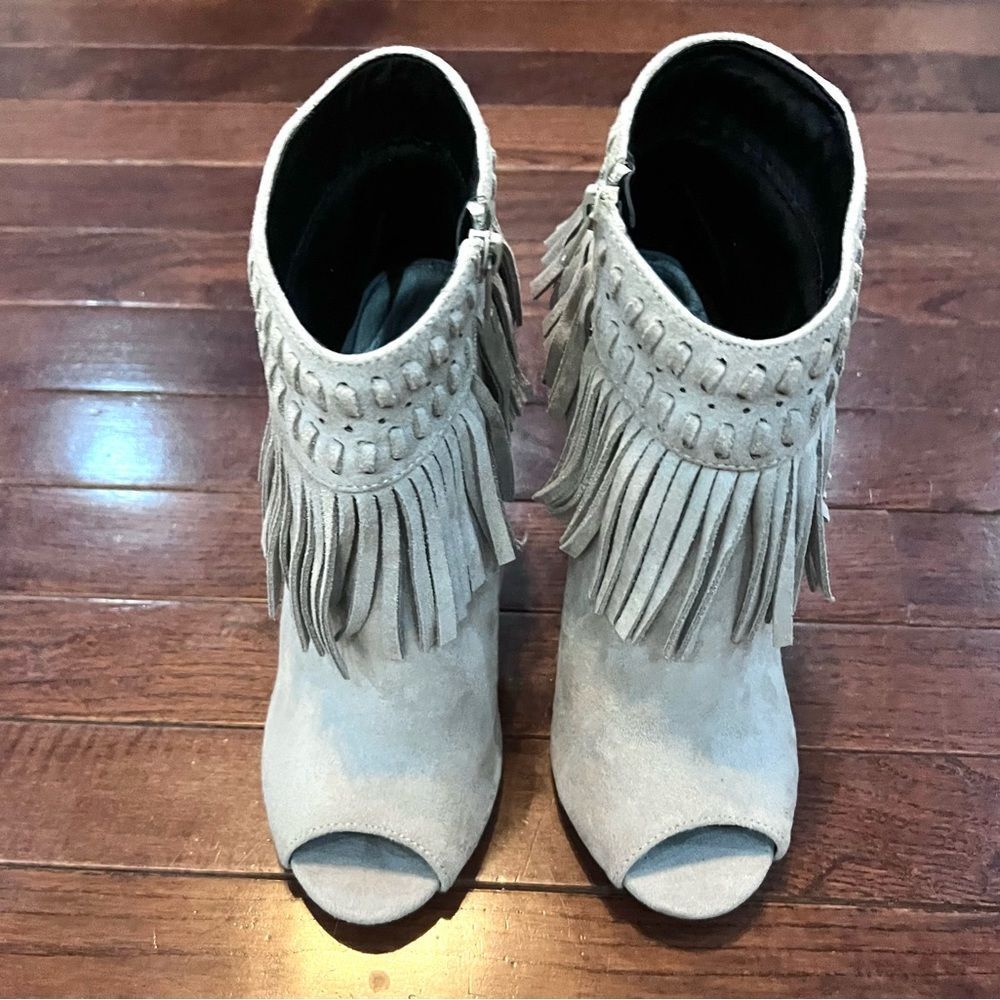 Tan fringe heeled peep toe booties size 7.5 NWOB - Picture 3 of 7